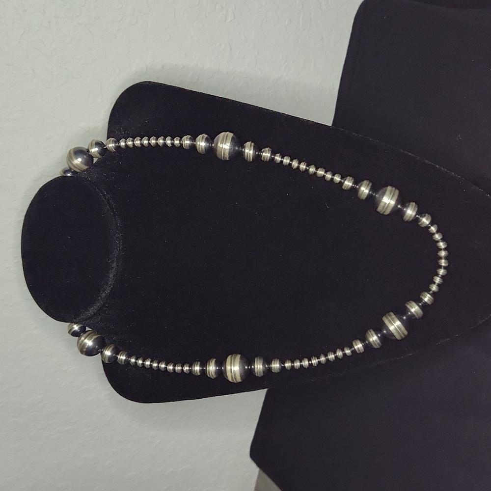 NWOT Native American Made SS Bench Bead Necklace